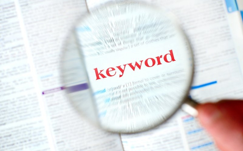 Focus on Long-Tail Keywords and Natural Language